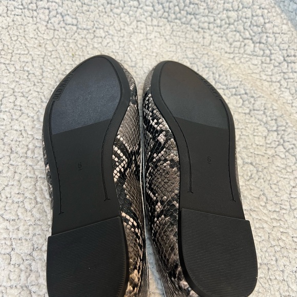 Faux Snake Skin Ballet Flats - Picture 2 of 3